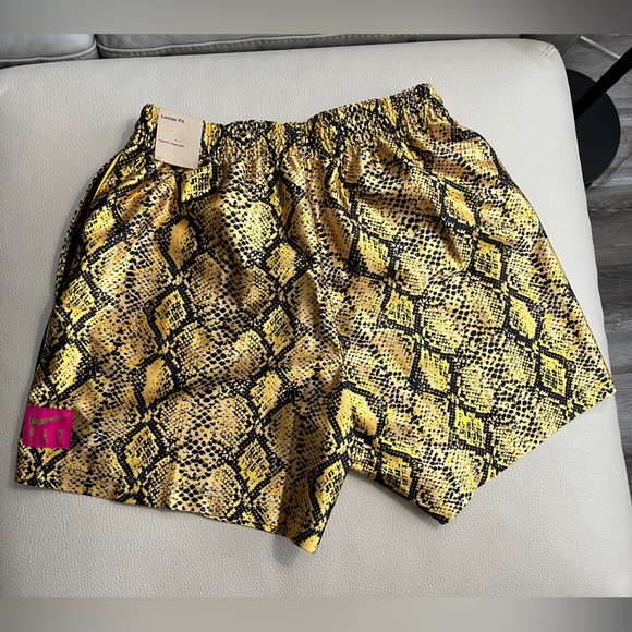 NWT - Nike Women’s Dri-Fit Rebel Fly Basketball Short - Size M - Picture 8 of 12